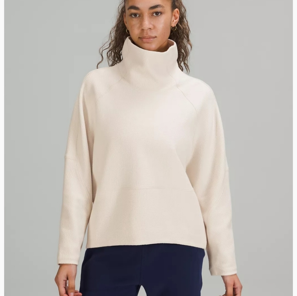 NWT Lululemon funnel neck pullover sweatshirt